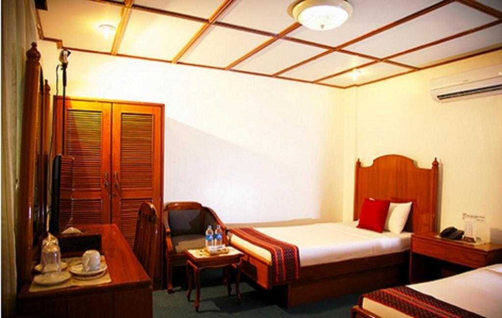 Yoma Hotel Yangon Exterior photo